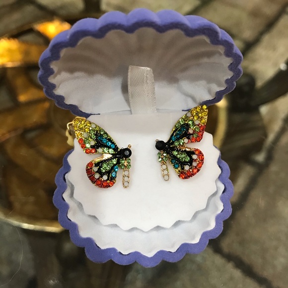 Earrings - Picture 2 of 4